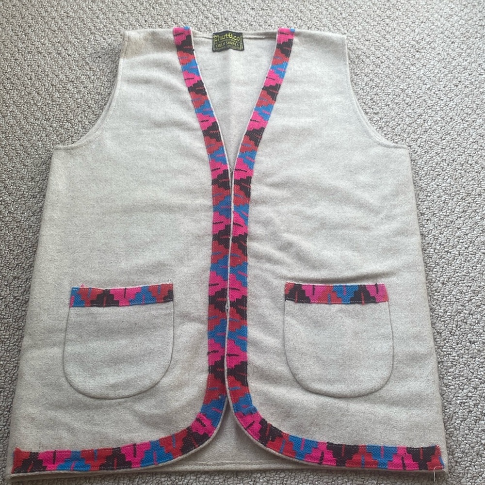 Bhuttico Handwoven Purewool Vest. Made in India.‎